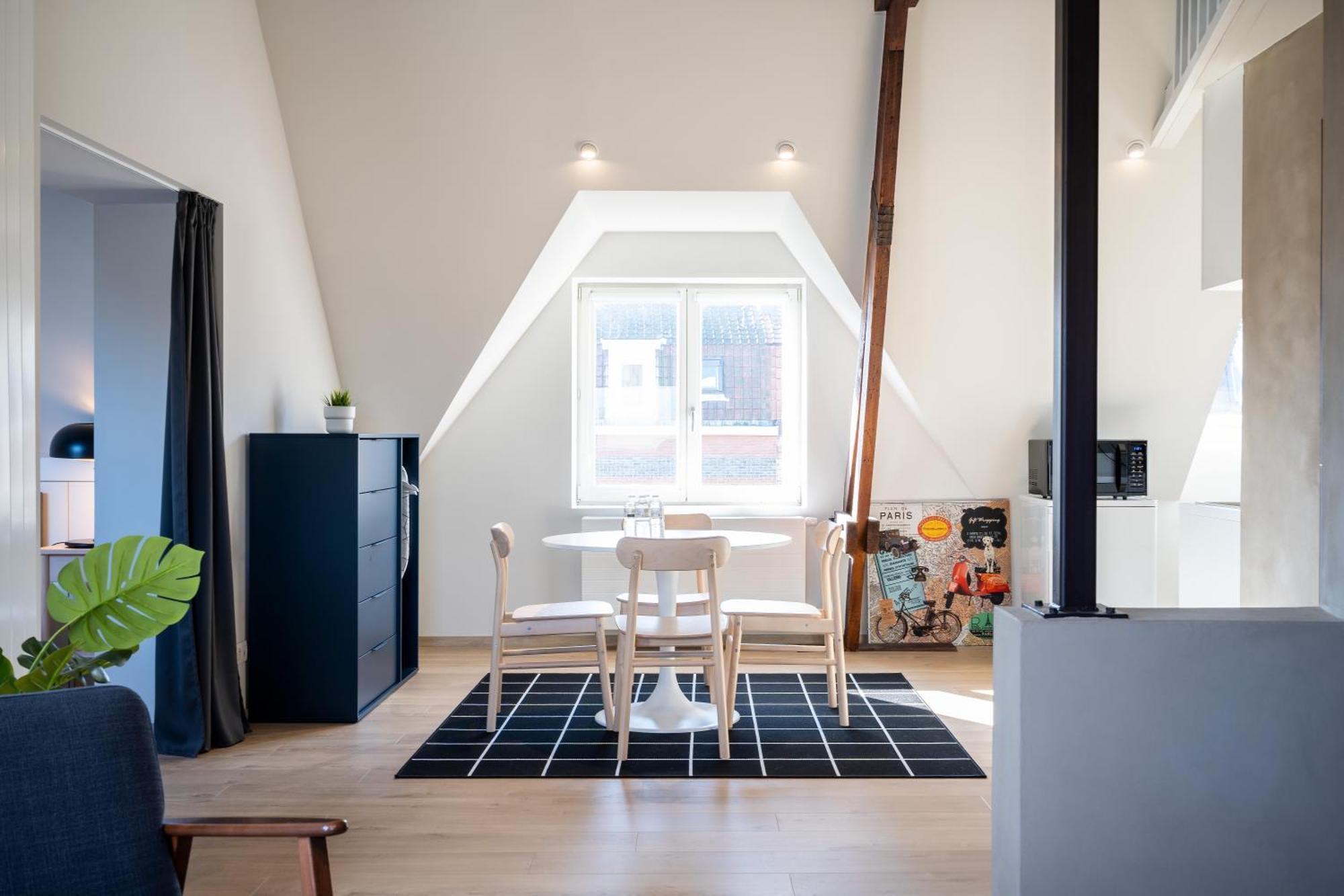Hotel General Sixty-Seven By Romy&Travis Bruges Esterno foto